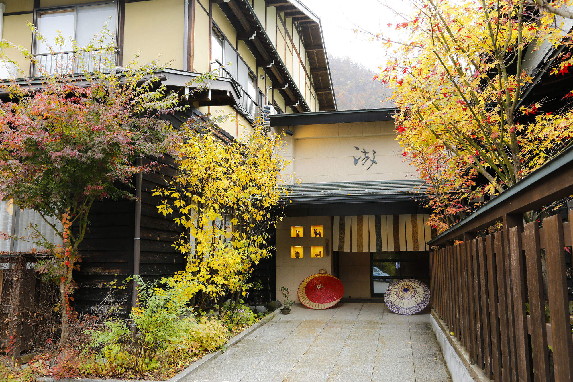 Ryokan Kutsuroginoya Yuu Takayama  Exterior photo